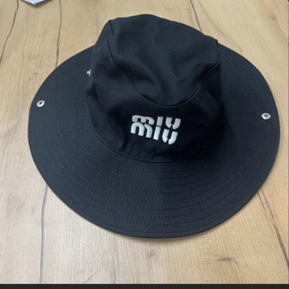 New boutique brand miu miu bucket hat